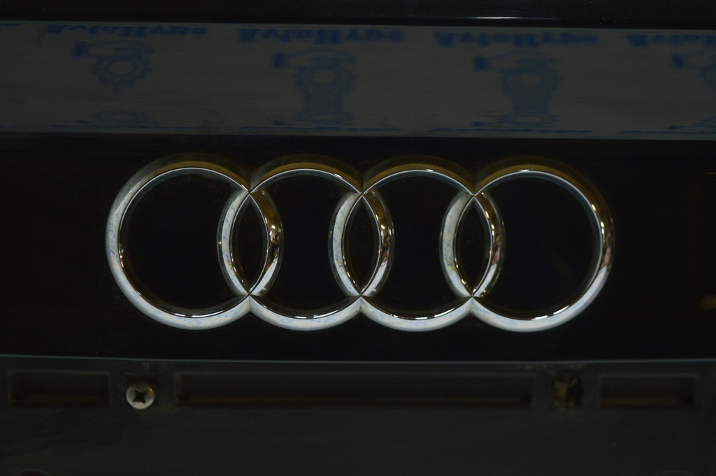 Эмблема Audi крышки багажника Audi A3 8V 15-20 кольца