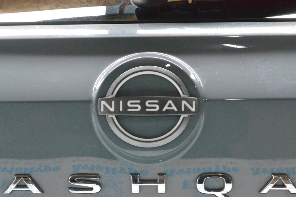 Эмблема двери багажника Nissan Qashqai 21- — фото 2