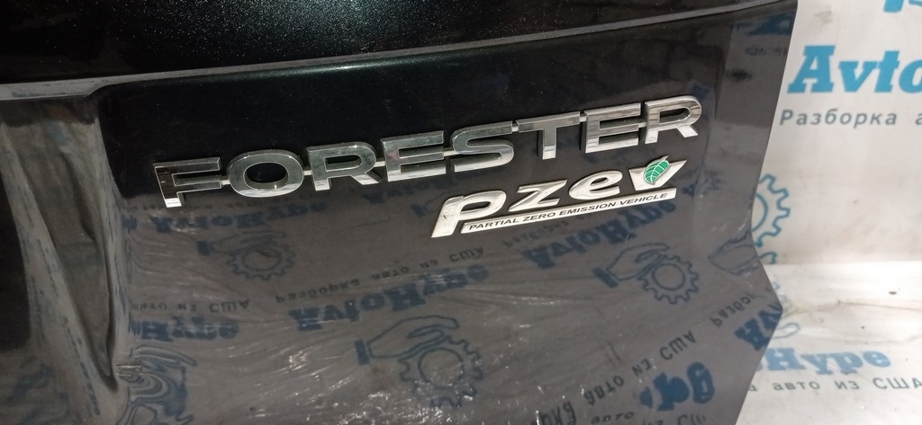 Эмблема FORESTER двери багажника Subaru Forester 14-18 SJ