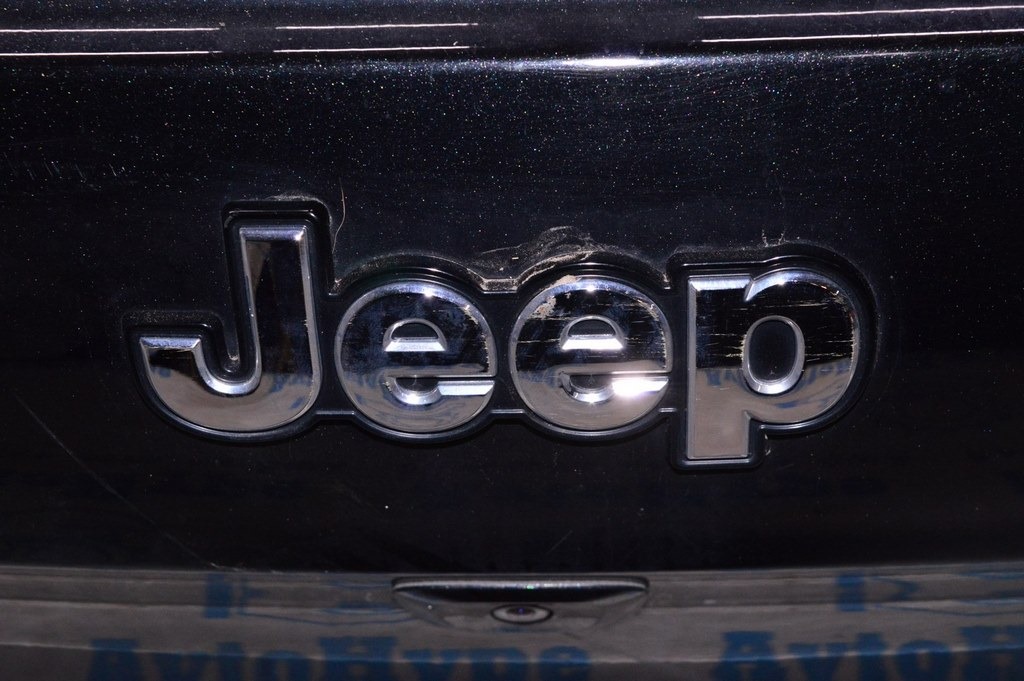 Эмблема Jeep двери багажника Jeep Cherokee KL 14-