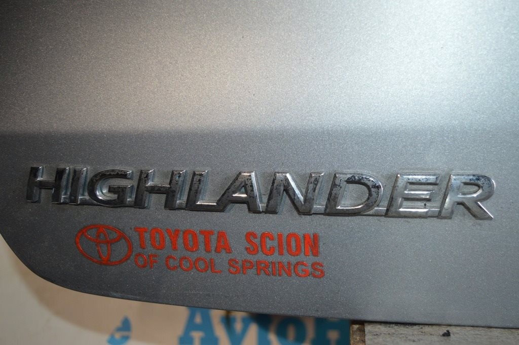 Эмблема надпись Highlander двери багажника Toyota Highlander 14-