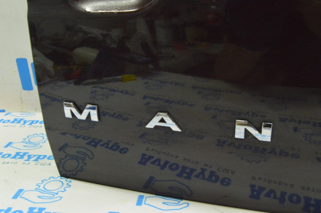 Эмблема надпись MAN двери багажника правая Mini Cooper Clubman 16-22
