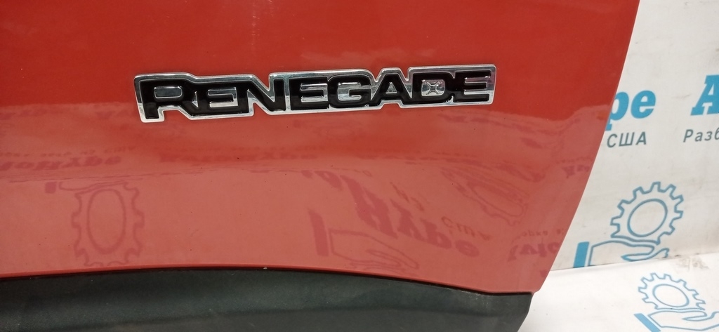 Эмблема надпись Renegade перед прав Jeep Renegade 15-