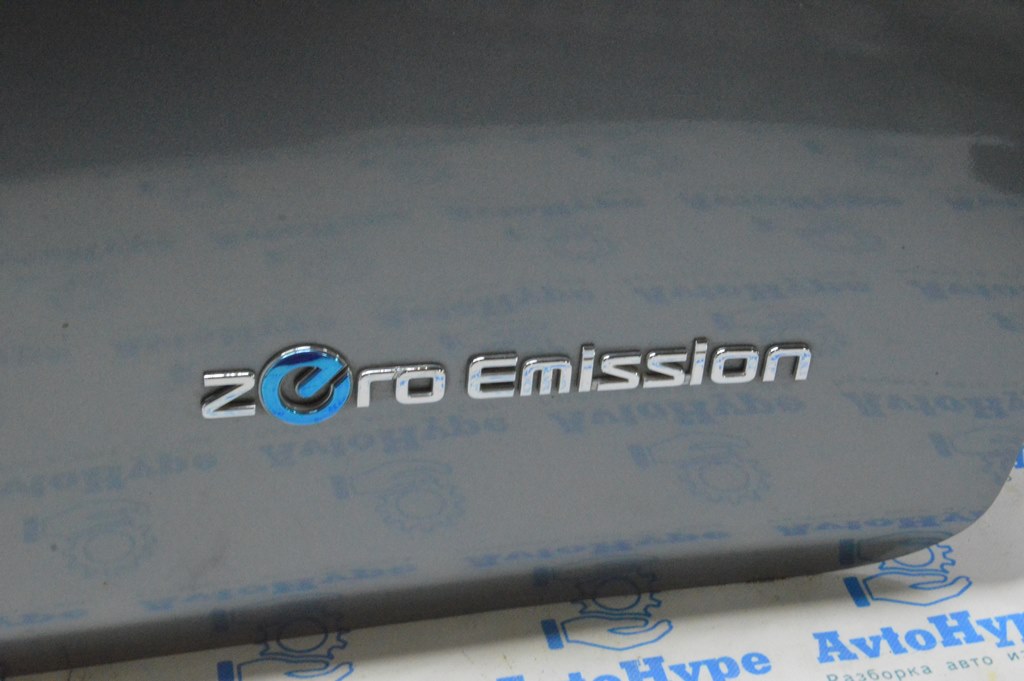Эмблема надпись Zero Emission двери передней правой Nissan Leaf 18-22
