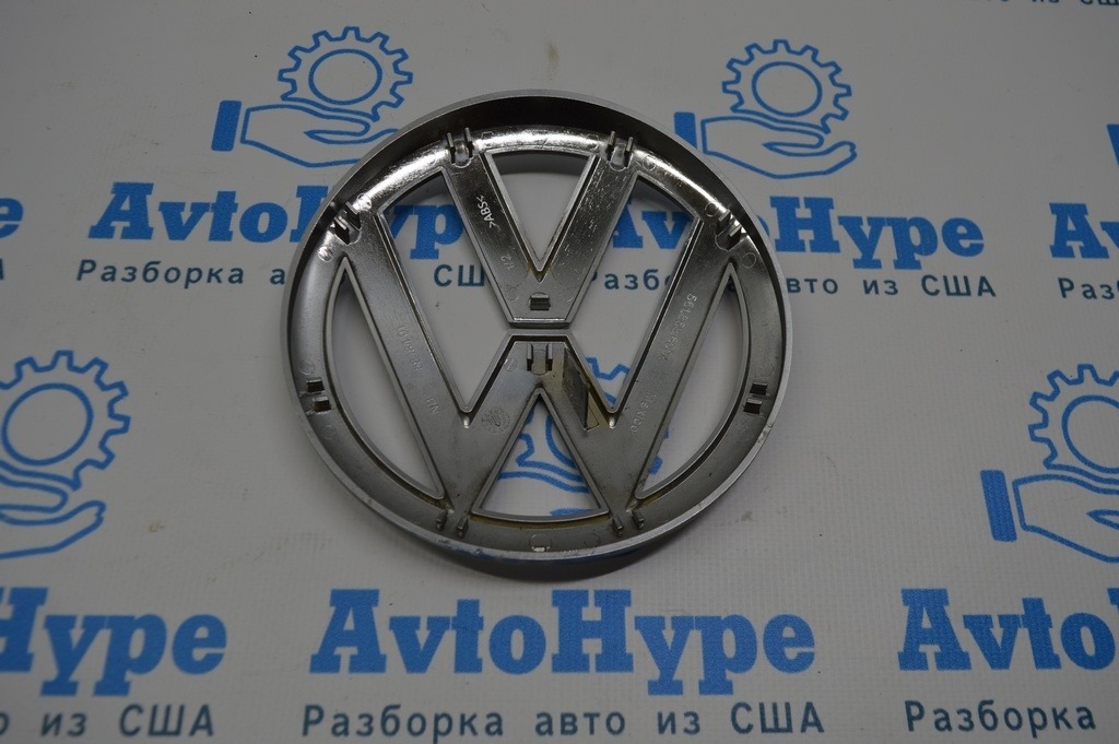 Эмблема VW крышки багажника VW Passat b7 USA — фото 2