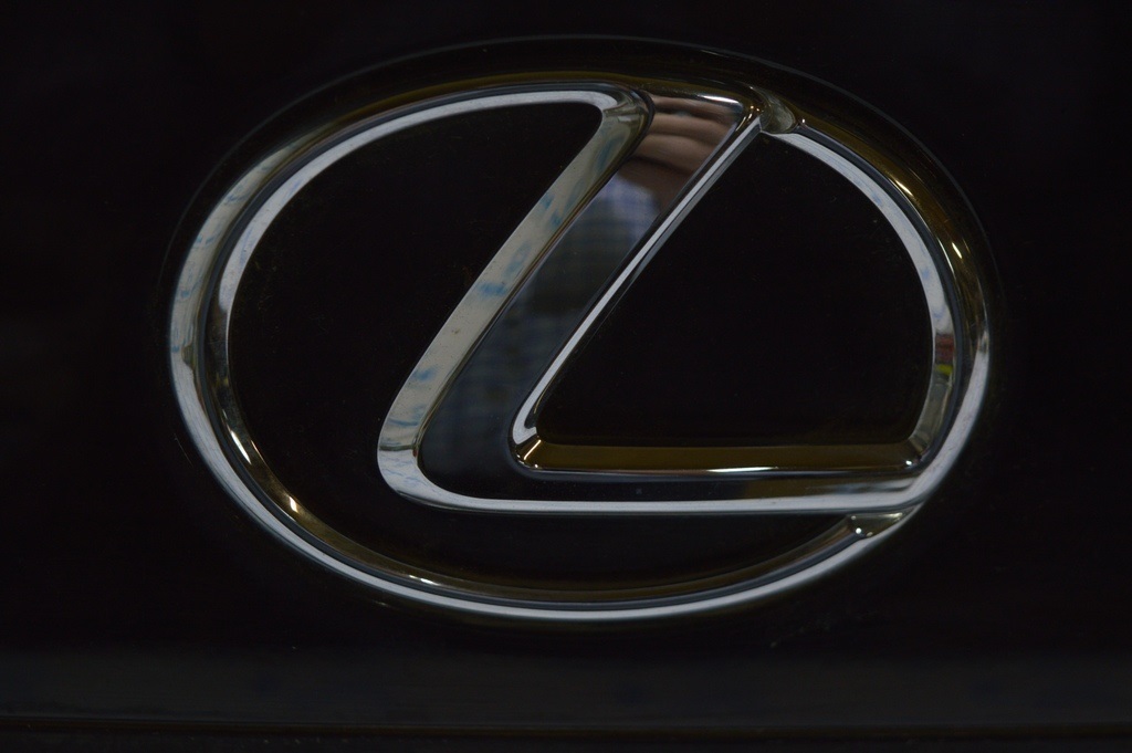 Эмблема задняя крышки багаж Lexus IS250/IS300/IS350 06-13 — фото 2