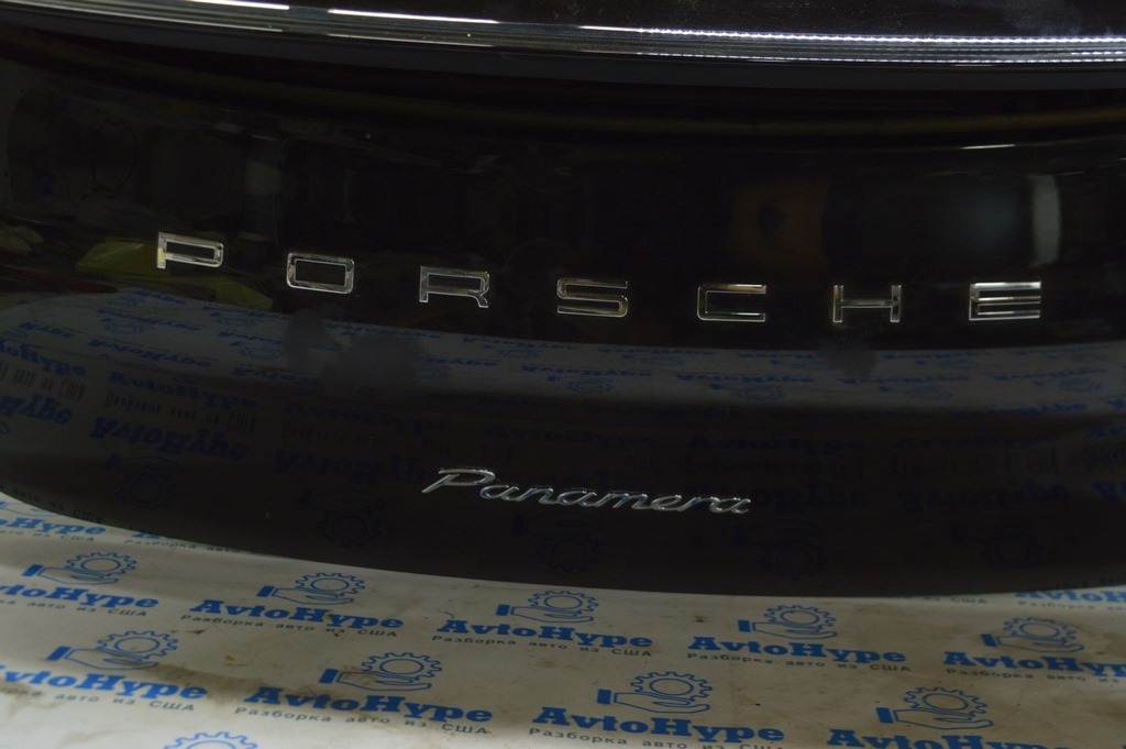 Эмблема задняя "Porsche" Porsche Panamera 10-16