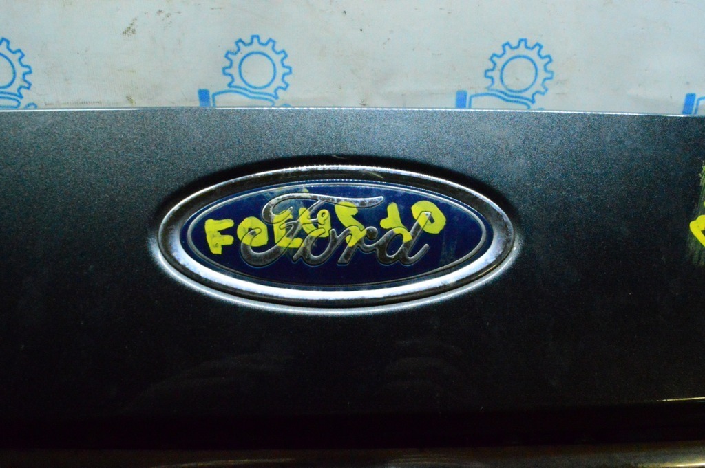 Эмблема значок переднего бампера Ford Focus mk3 15-18 рест