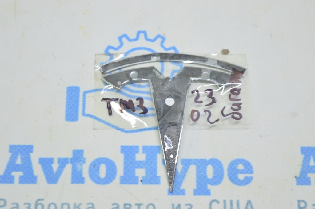 Эмблема значок T крышки багажника Tesla Model 3 18- хром — фото 2