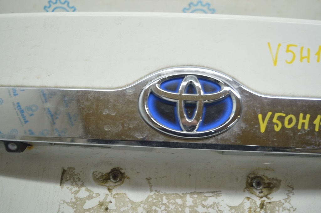 Эмблема значок TOYOTA крышки багажника Toyota Camry v50 12-14 usa hybrid
