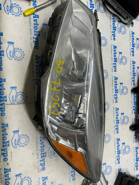 Фара передняя левая Ford Escape MK3 13-16 дорест галоген (09)