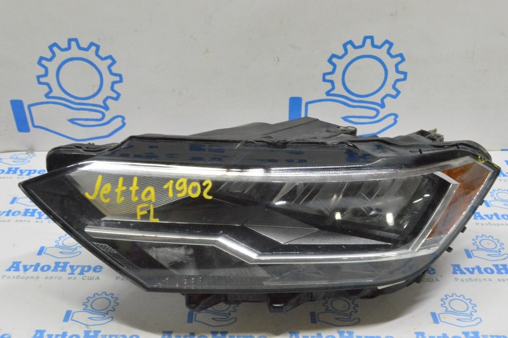 Фара передняя левая VW Jetta 19- LED (02) потерта, сломаны крепления, побит корпус