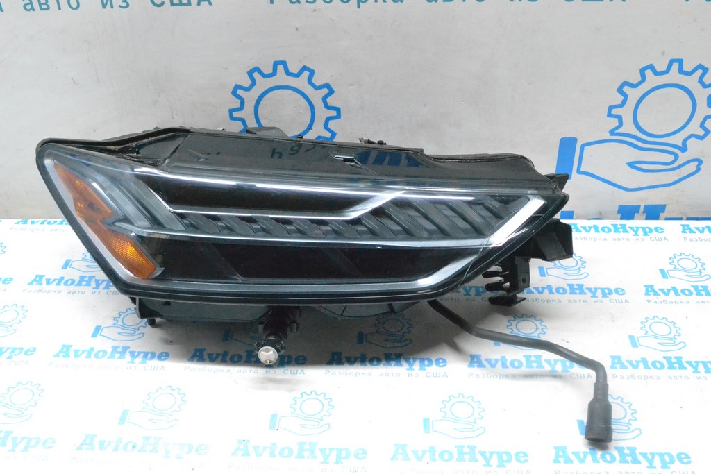 Фара передняя правая Audi A7 C8 19-25 Matrix LED (01) деффект стекла и одного ухо
