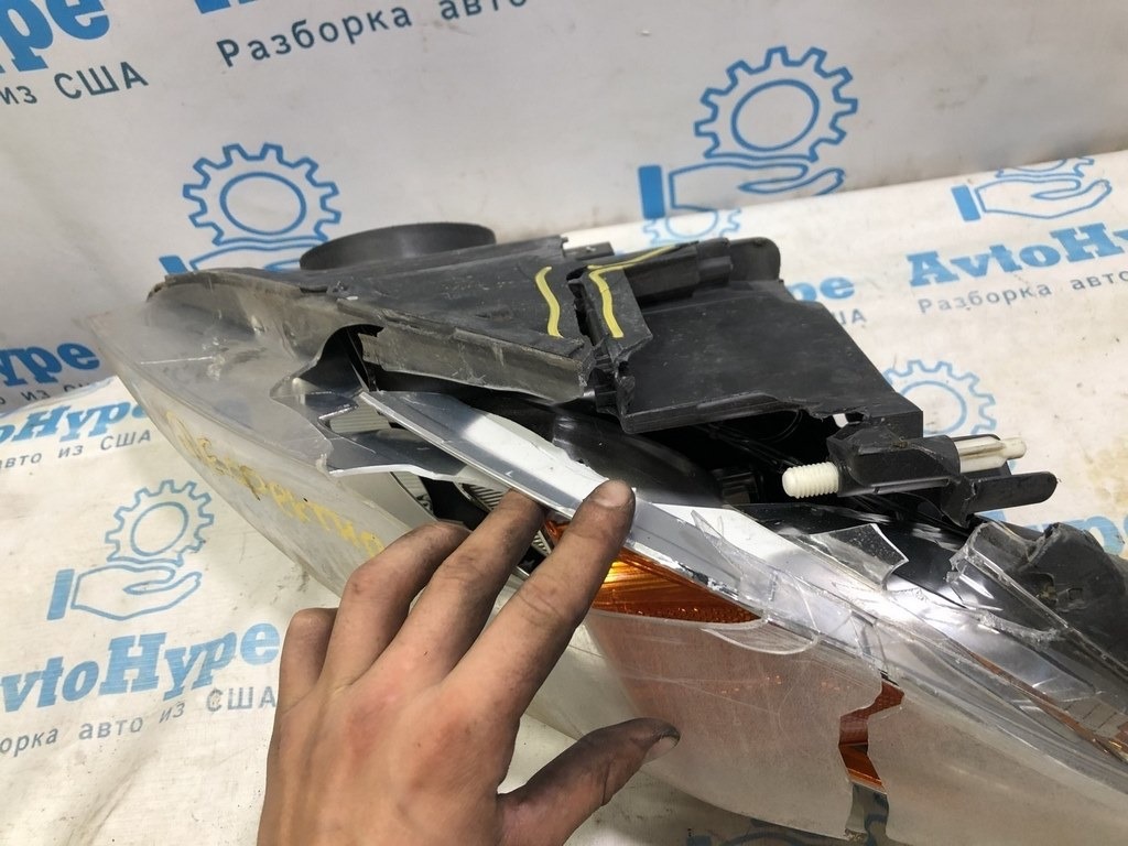 Фара передняя правая Ford C-max MK2 13-16 (01) сильный дефект ,на зч,стекло и корпус разломан — фото 4