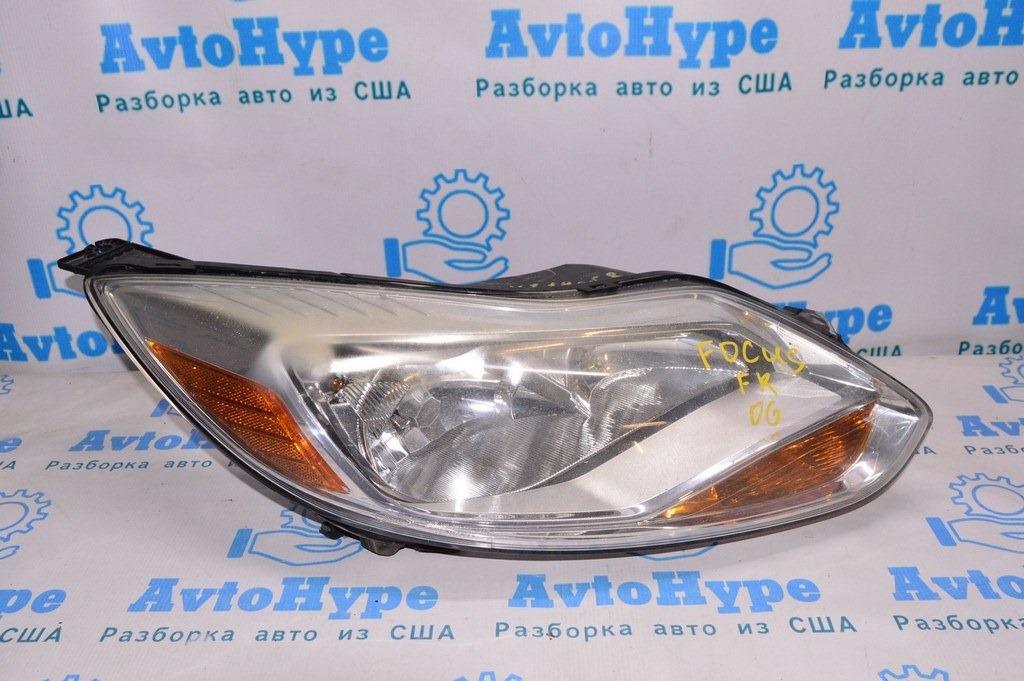 Фара передняя правая Ford Focus mk3 11-14 дорест светлая (06)
