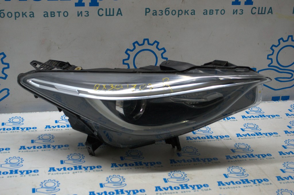 Фара передняя правая Infiniti QX30 17- галоген (03) европа