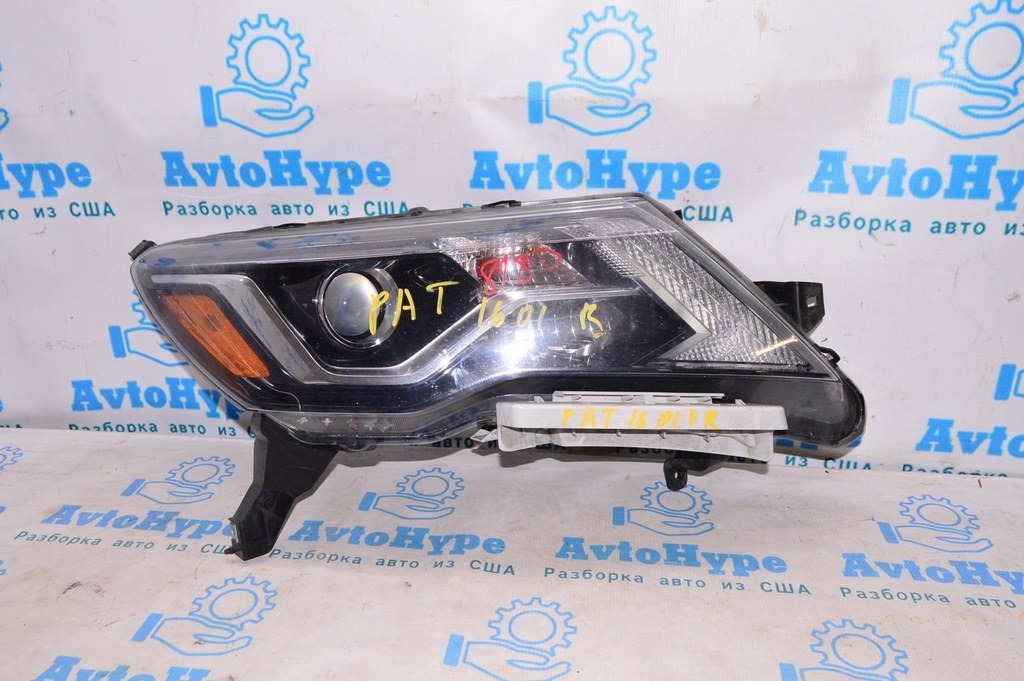 Фара передняя правая Nissan Pathfinder 17-19 рест (01)