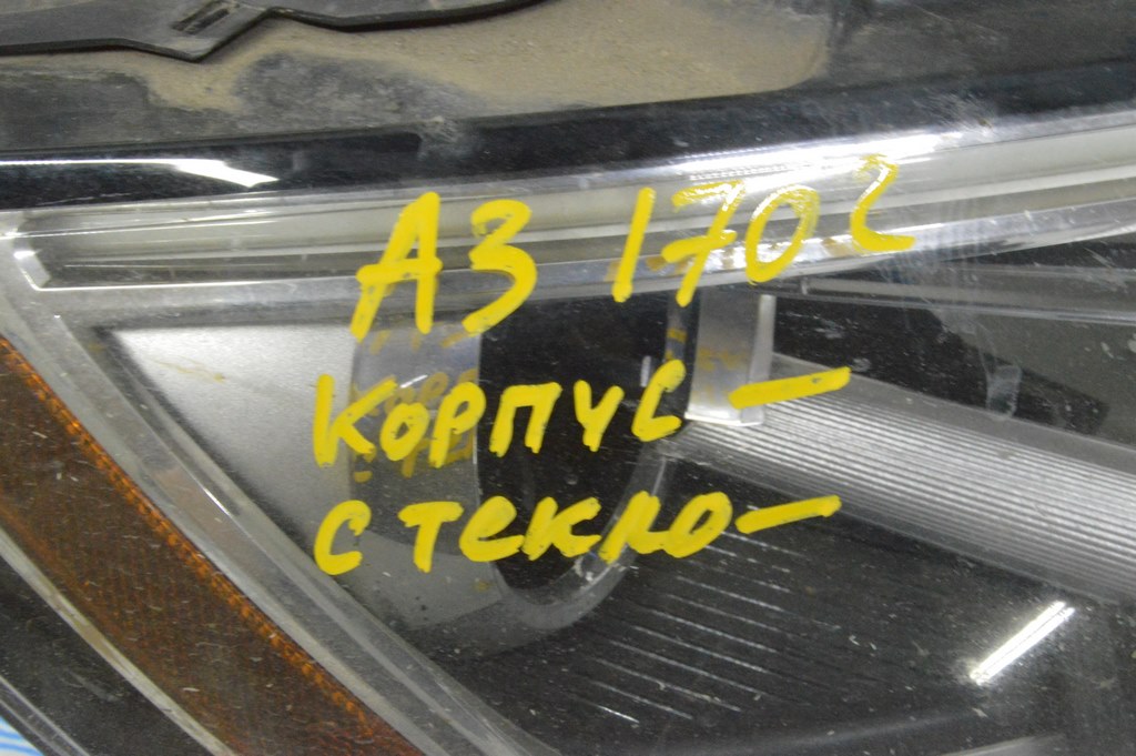 Фара передняя правая в сборе Audi A3 8V 17-20 xenon hid (02) дефект стекла и корпуса на зч — фото 2