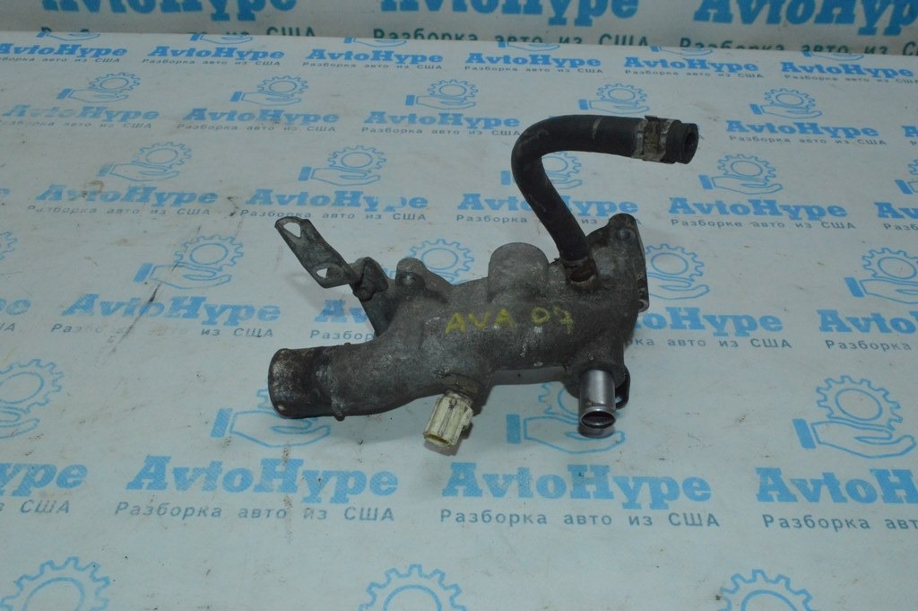 Фланец на патрубки охлаждения Toyota Avalon 05-12