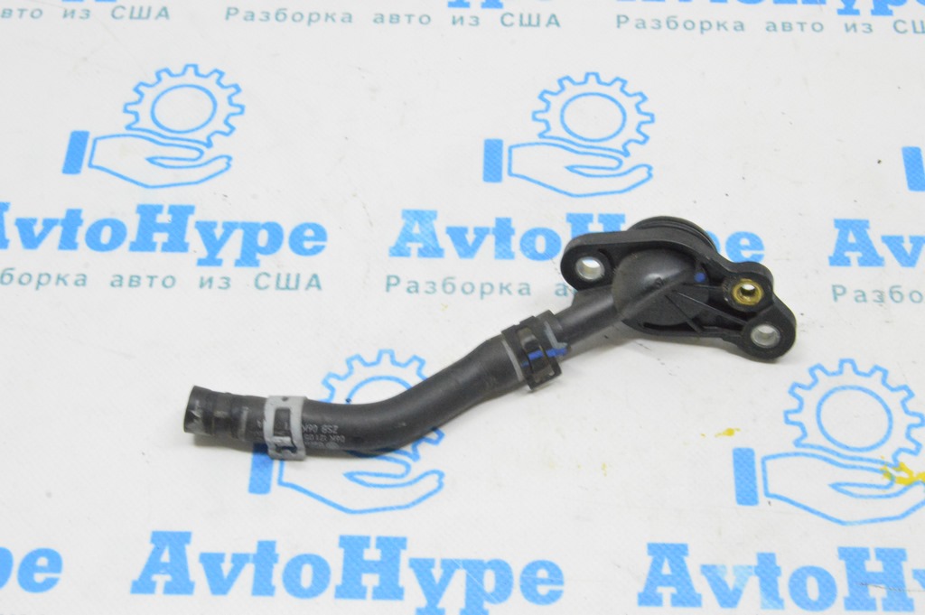 Фланец системы охлаждения Audi A3 8V 15-16 4d