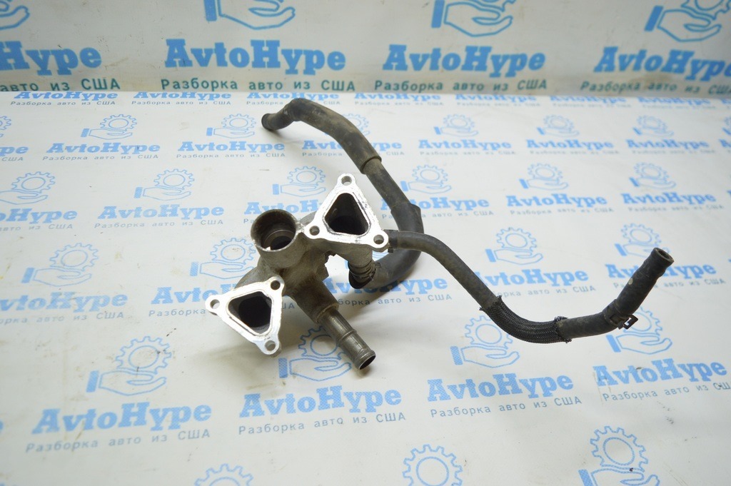 Фланец системы охлаждения Lexus IS250/IS300/IS350 GS300 GS350 GS450h 06-13