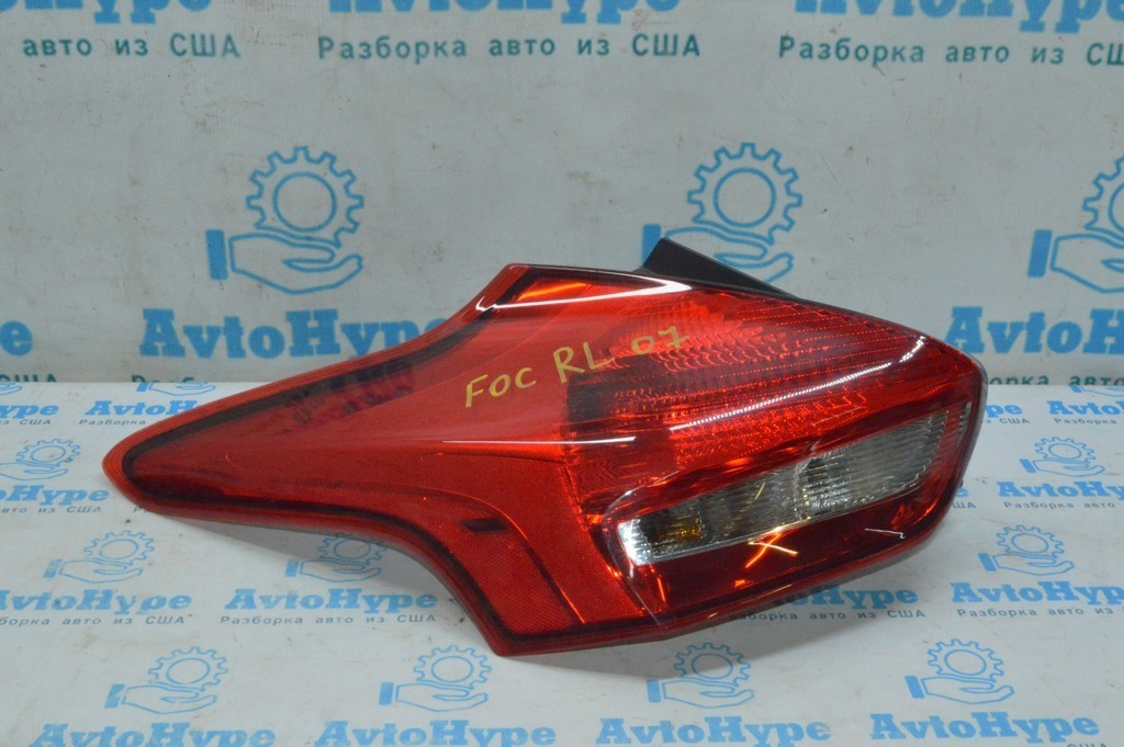 Фонарь левый Ford Focus mk3 15-18 рест 5d галоген (07)