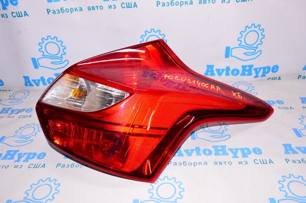 Фонарь правый Ford Focus mk3 11-14 дорест 5d usa (06)