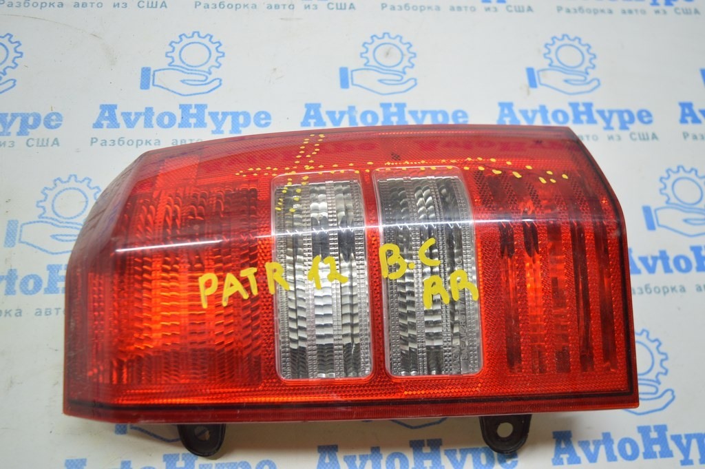 Фонарь правый Jeep Patriot 11-17 светлый, трещина (01) Реал В.С.