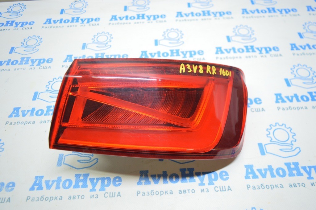 Фонарь внешний крыло правый Audi A3 8V 15-16 4d usa LED
