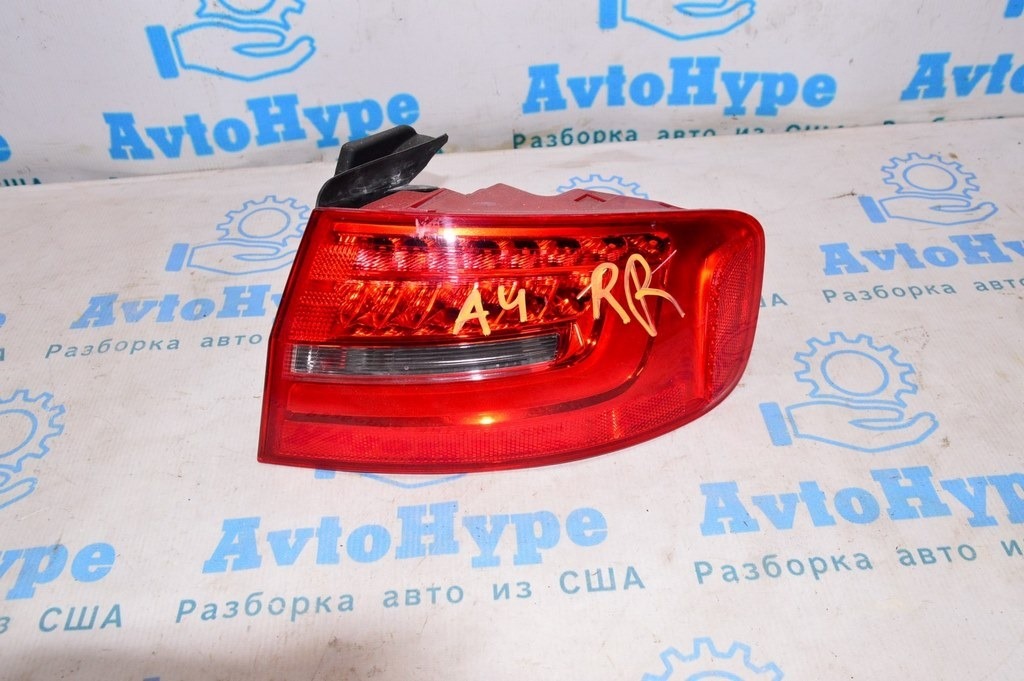Фонарь внешний (крыло) правый Audi a4 b8 08-16 (01)