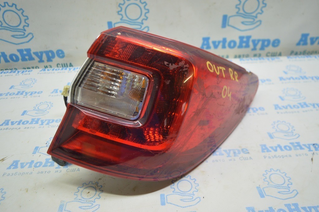 Фонарь внешний (крыло) правый Subaru Outback 15-19 (04) скол