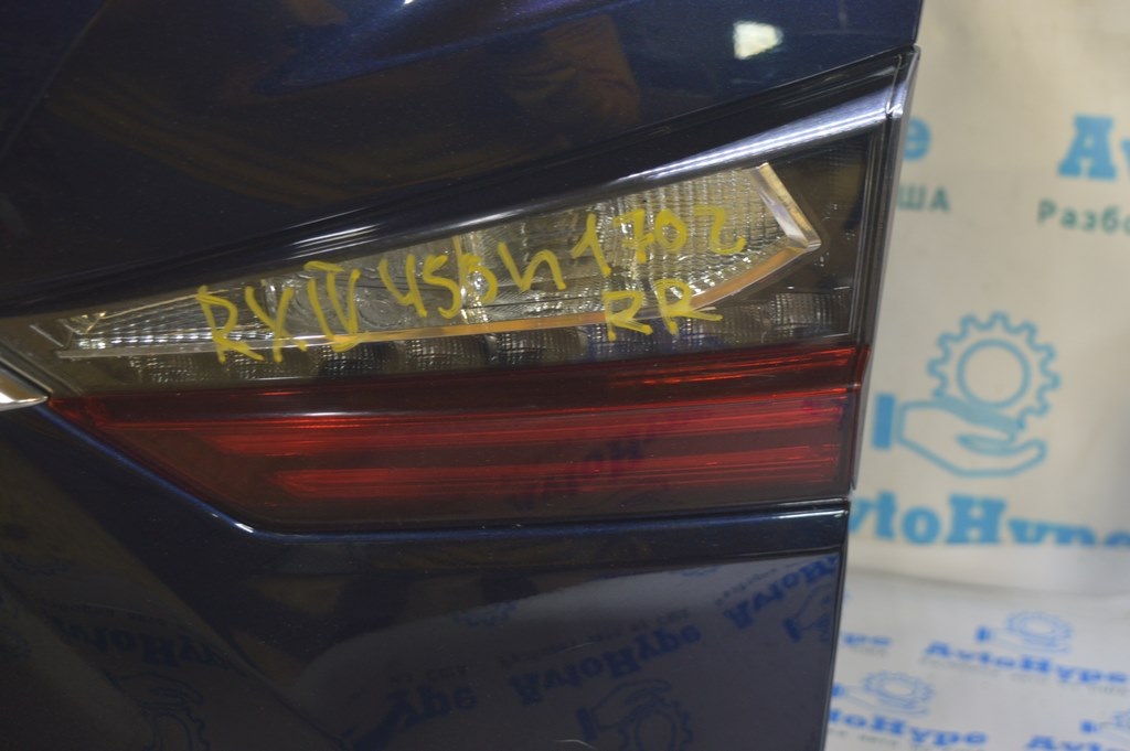Фонарь внутренний дверь багажника правый Lexus RX350 RX450h 16-22 (02)