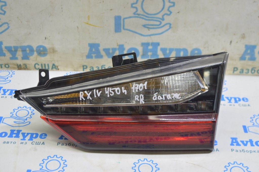 Фонарь внутренний дверь багажника правый Lexus RX350 RX450h 16-22