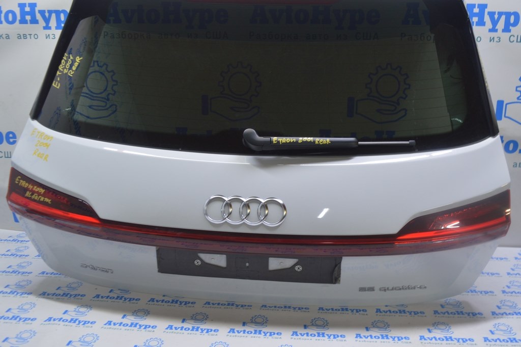 Фонарь внутренний (крышка багажника) Audi E-Tron (Q8) GEN 18-21 LED (01) европа