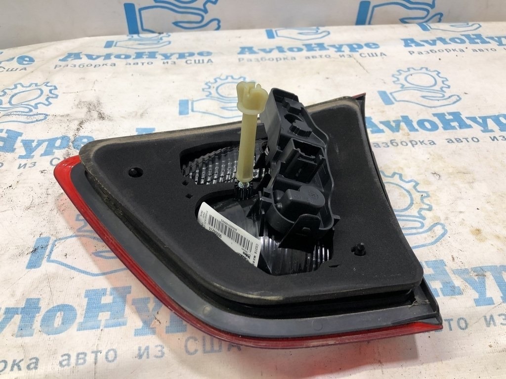 Фонарь внутренний крышка багажника левый Ford C-max MK2 13-16 дорест (01) — фото 2