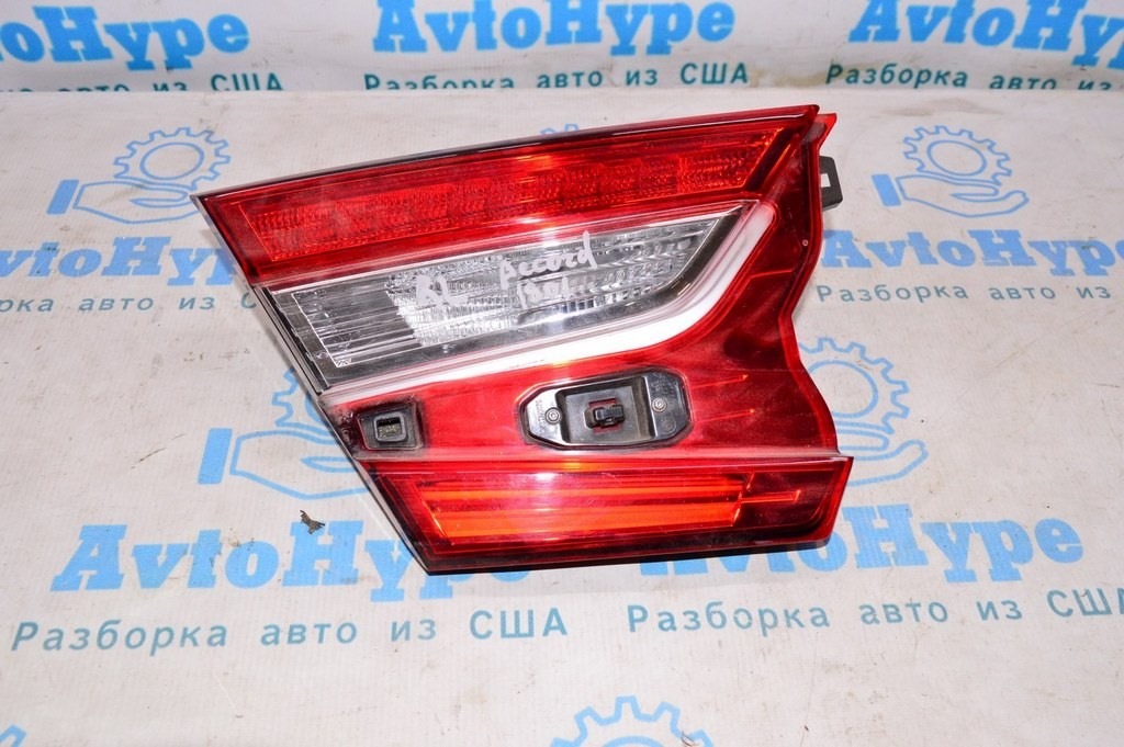 Фонарь внутренний (крышка багажника) левый Honda Accord 18- (01)