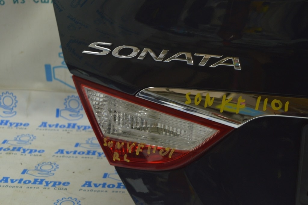 Фонарь внутренний крышка багажника левый Hyundai Sonata 11-15 бензин