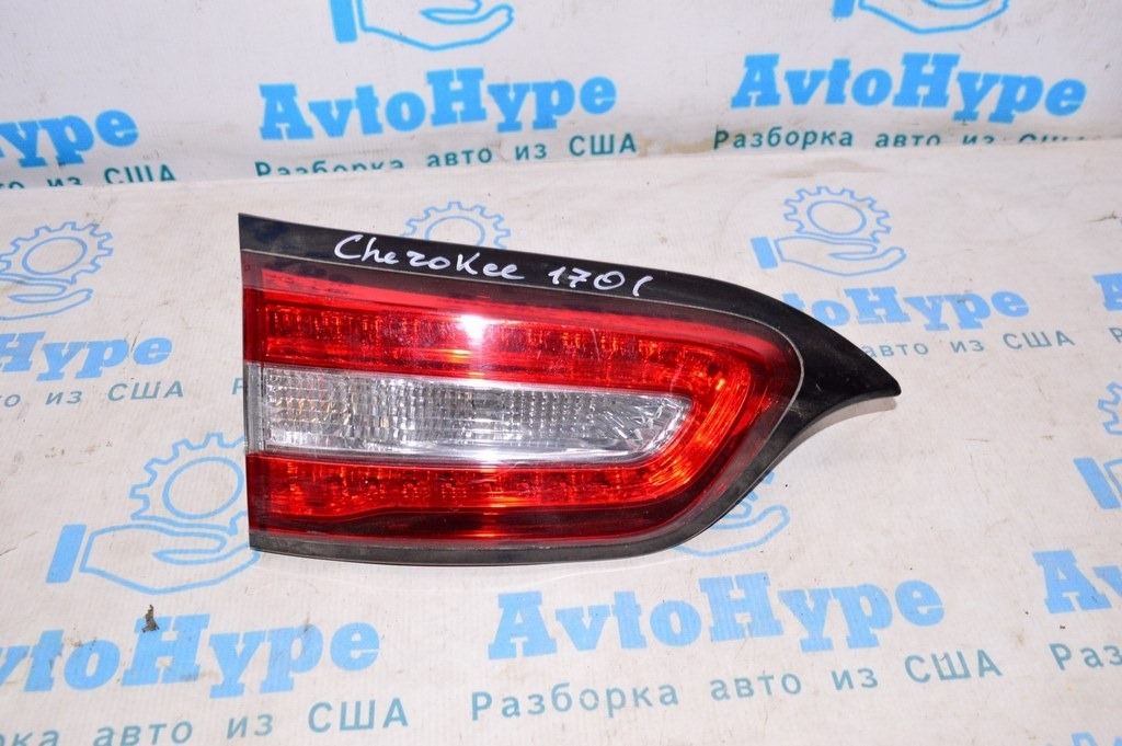 Фонарь внутренний (крышка багажника) левый Jeep Cherokee KL 14-18 дорест (01)