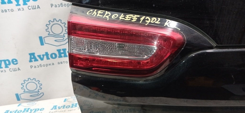 Фонарь внутренний (крышка багажника) левый Jeep Cherokee KL 14-18 дорест (02)