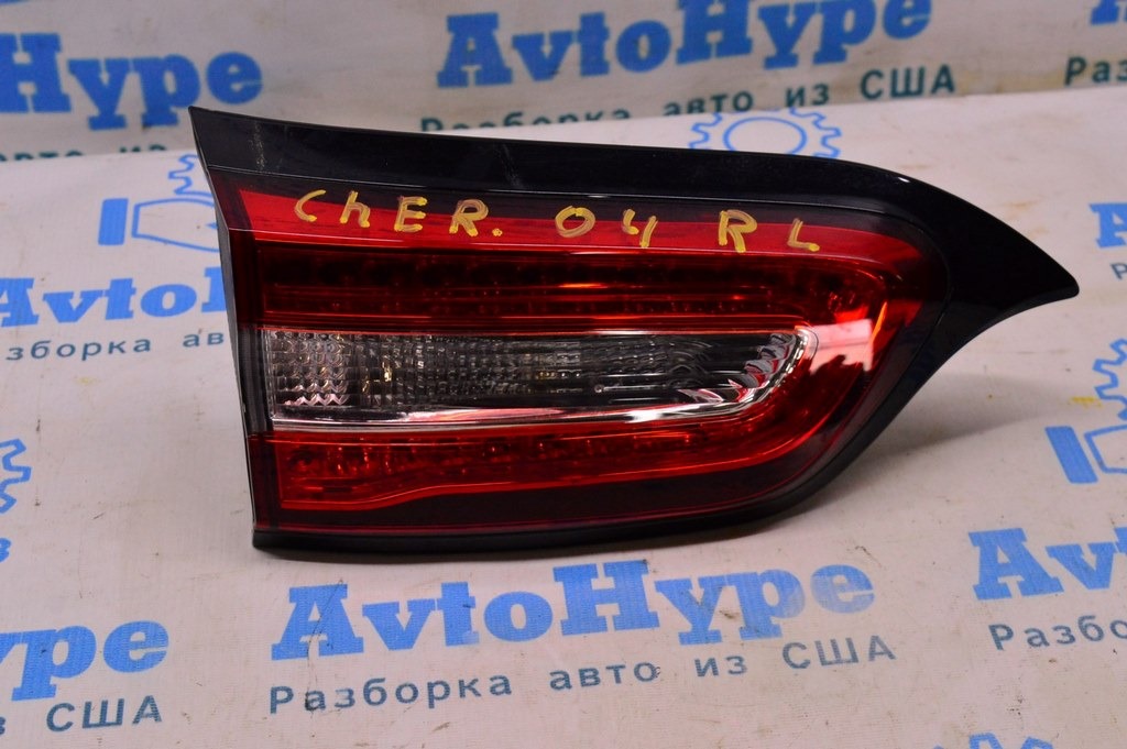 Фонарь внутренний (крышка багажника) левый Jeep Cherokee KL 14-18 дорест (04)