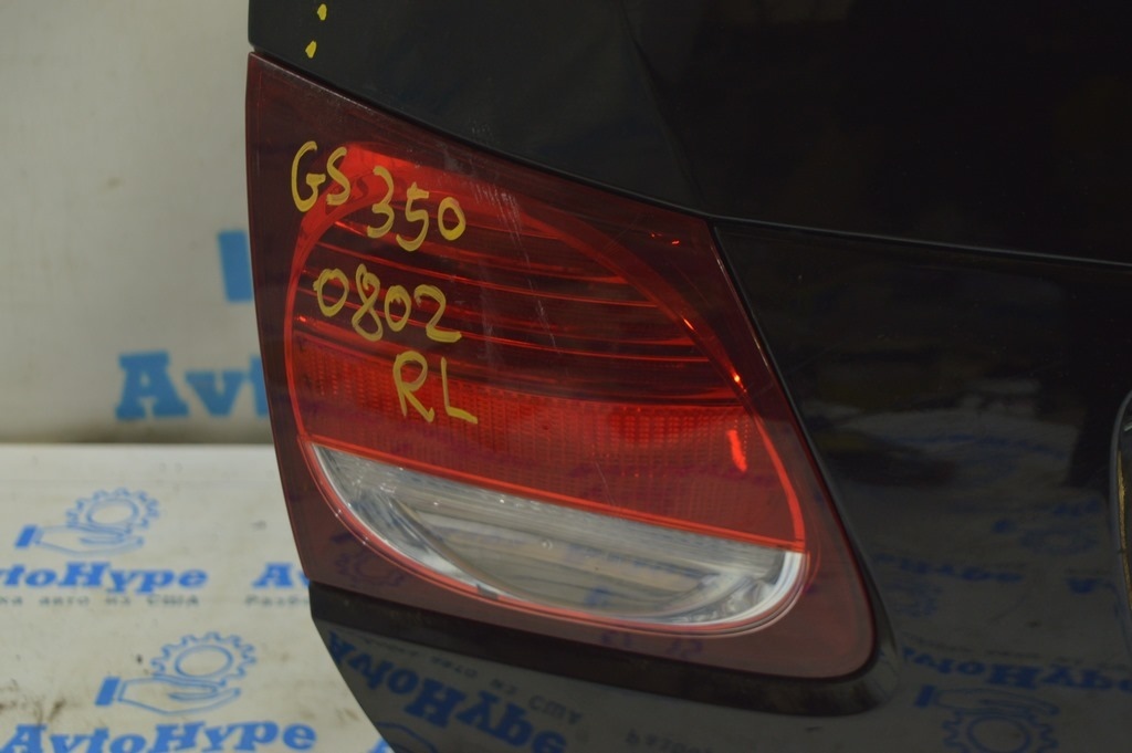Фонарь внутренний крышка багажника левый Lexus GS300 GS350 GS430 06-11 (02) царапины