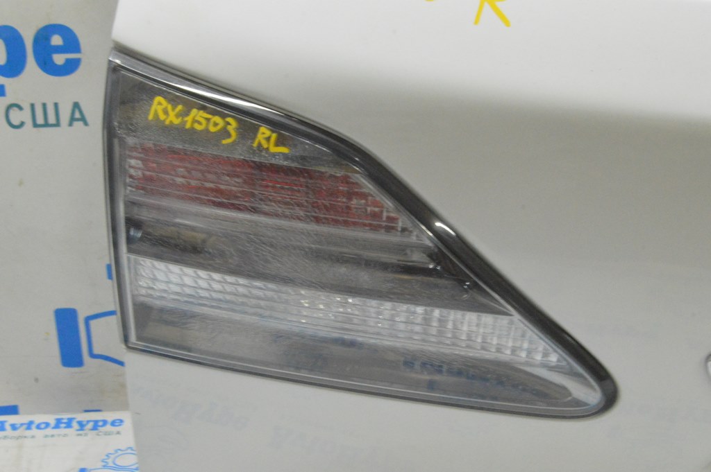 Фонарь внутренний крышка багажника левый Lexus RX350 10-12 дорест (03) паутинка