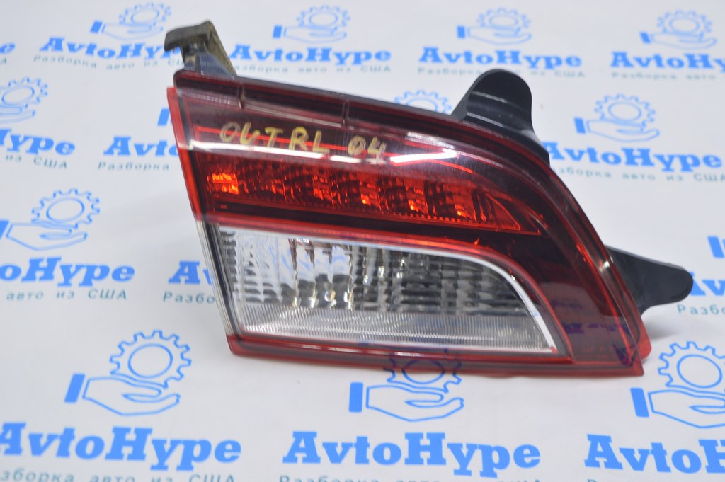 Фонарь внутренний (крышка багажника) левый Subaru Outback 15-19 (04)