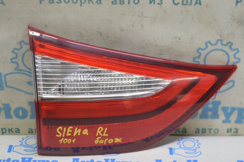 Фонарь внутренний крышка багажника левый Toyota Sienna 15-19 (01) Реал М