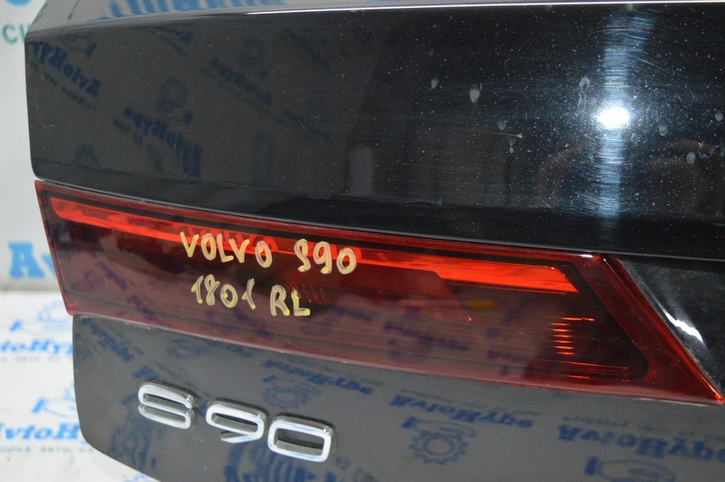Фонарь внутренний (крышка багажника) левый Volvo S90 16-20