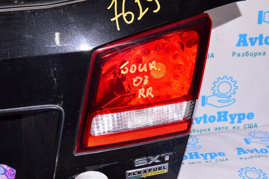 Фонарь внутренний (крышка багажника) правый Dodge Journey 11- (03)