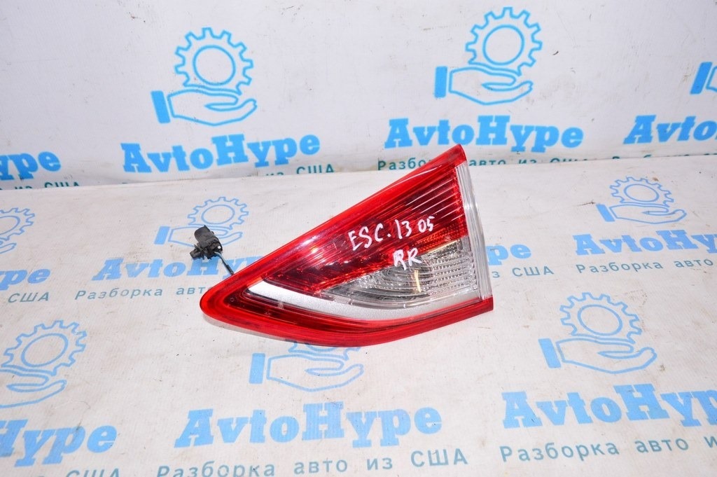 Фонарь внутренний (крышка багажника) правый Ford Escape MK3 13-16 дорест (05)