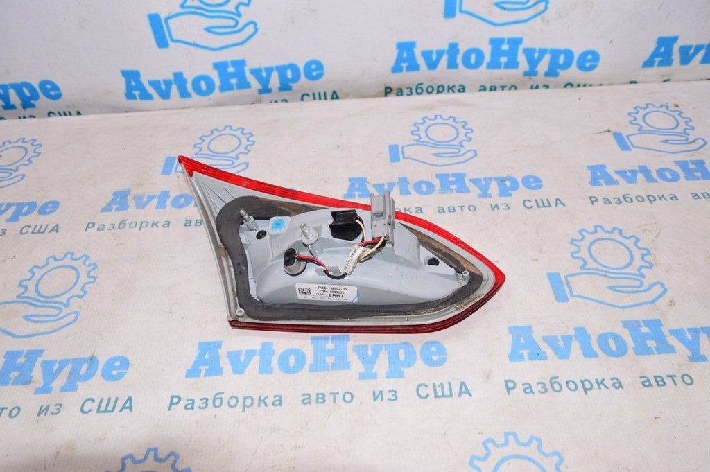 Фонарь внутренний (крышка багажника) правый Ford Focus mk3 15-18 рест 4d (03) — фото 2