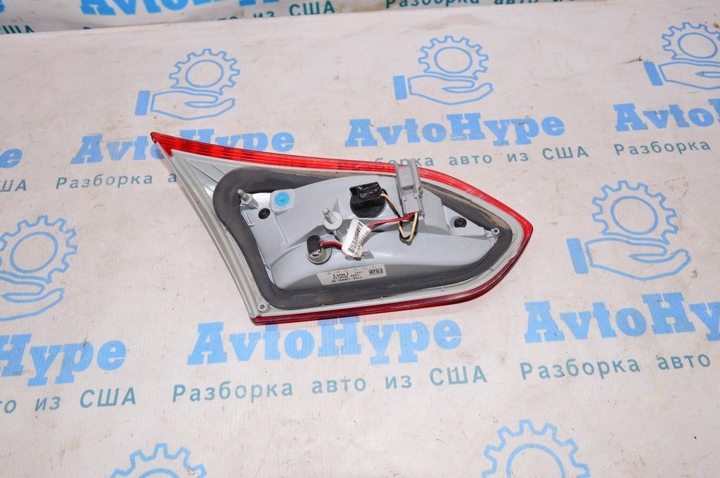 Фонарь внутренний (крышка багажника) правый Ford Focus mk3 15-18 рест 4d (05) — фото 2