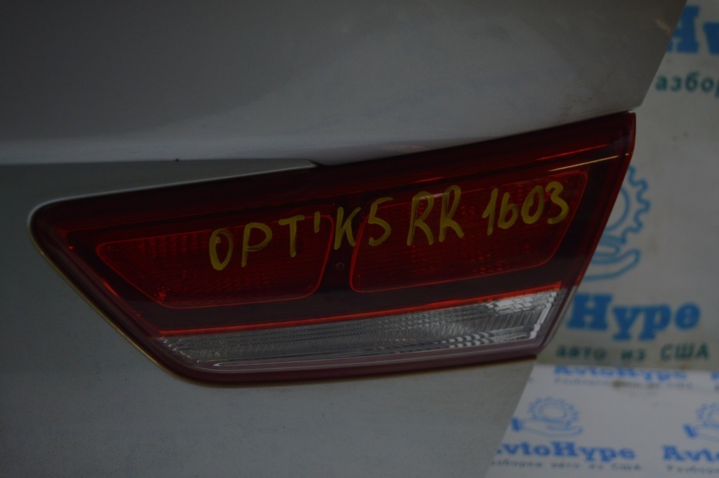 Фонарь внутренний (крышка багажника) правый Kia Optima 16- (03)